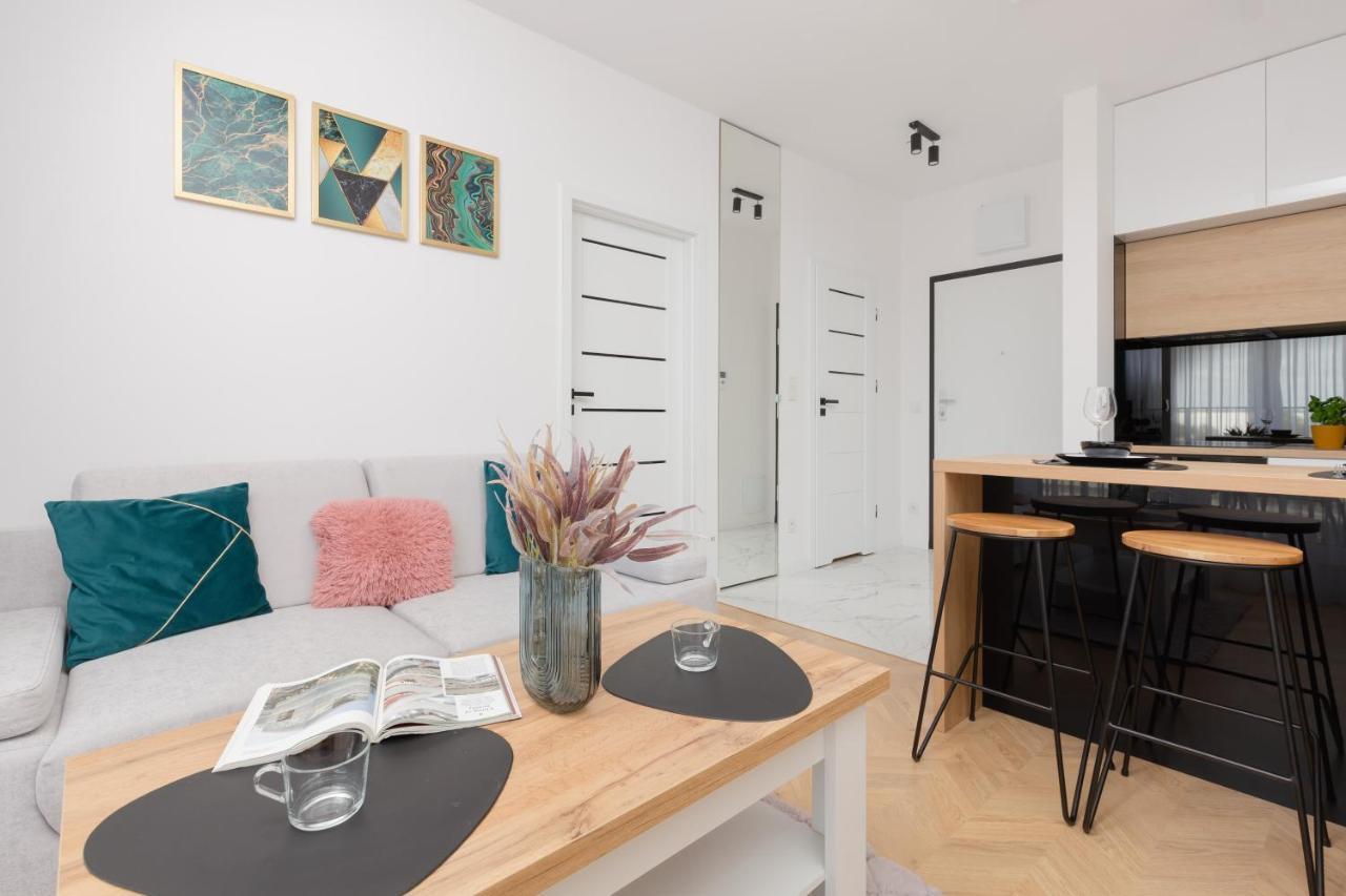 Warsaw Kotsisa Apartments With Parking By Noclegi Renters Exterior photo