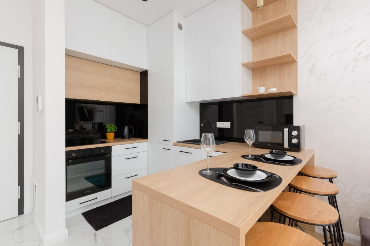 Warsaw Kotsisa Apartments With Parking By Noclegi Renters Exterior photo
