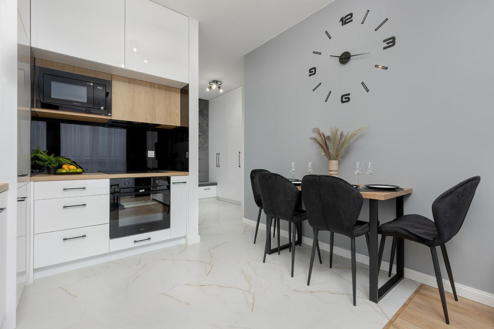 Warsaw Kotsisa Apartments With Parking By Noclegi Renters Exterior photo