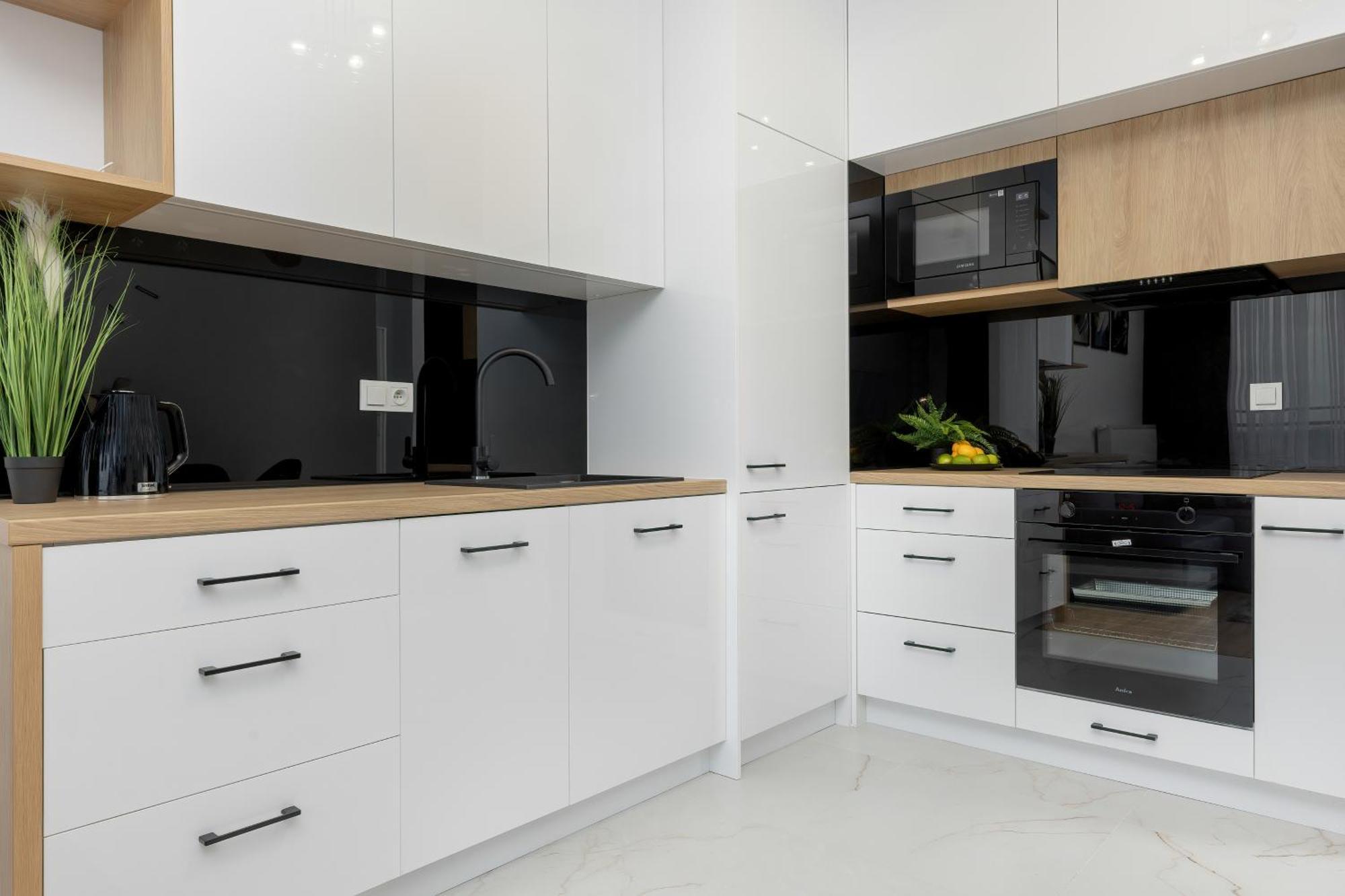 Warsaw Kotsisa Apartments With Parking By Noclegi Renters Exterior photo