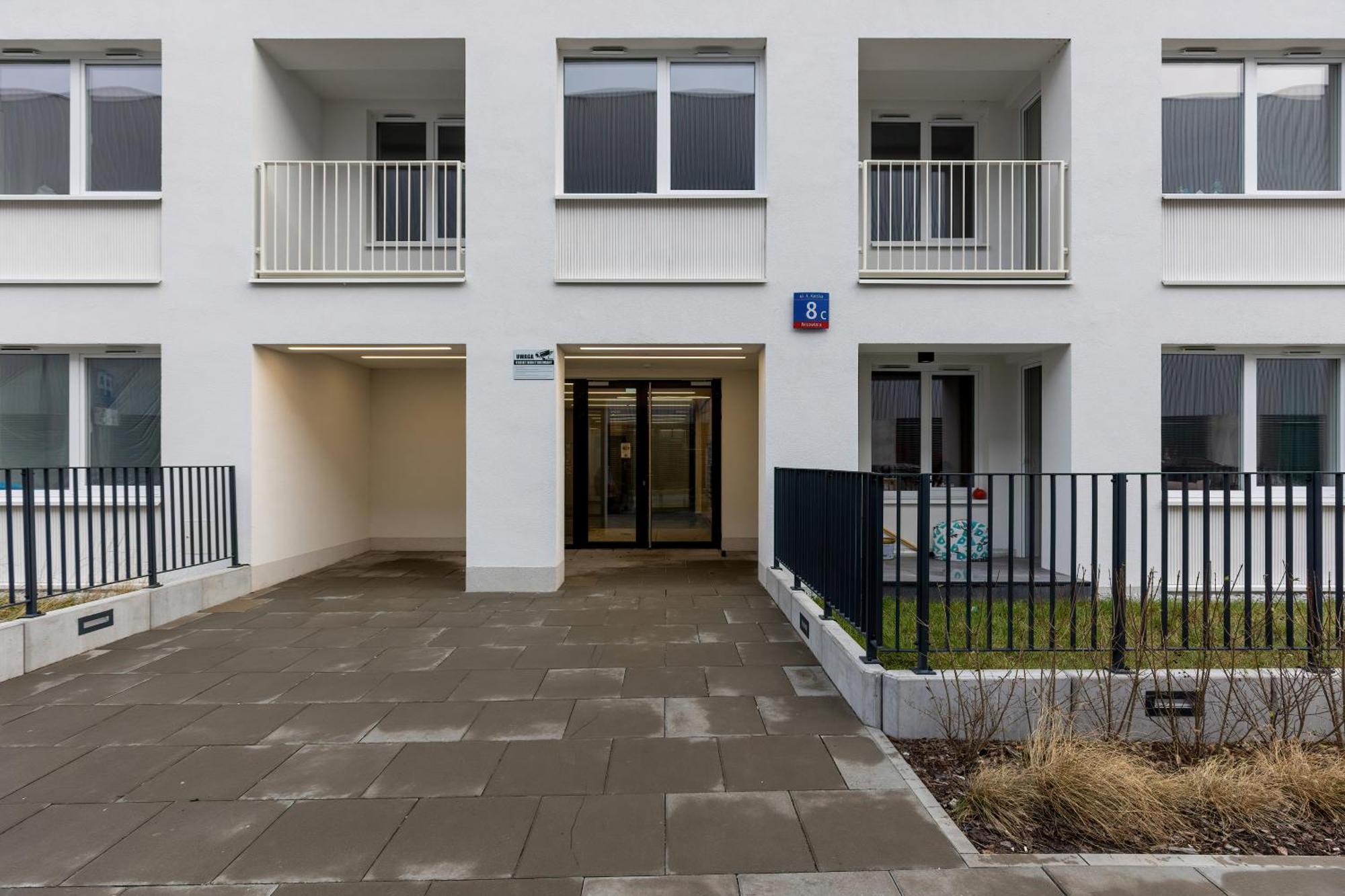 Warsaw Kotsisa Apartments With Parking By Noclegi Renters Exterior photo