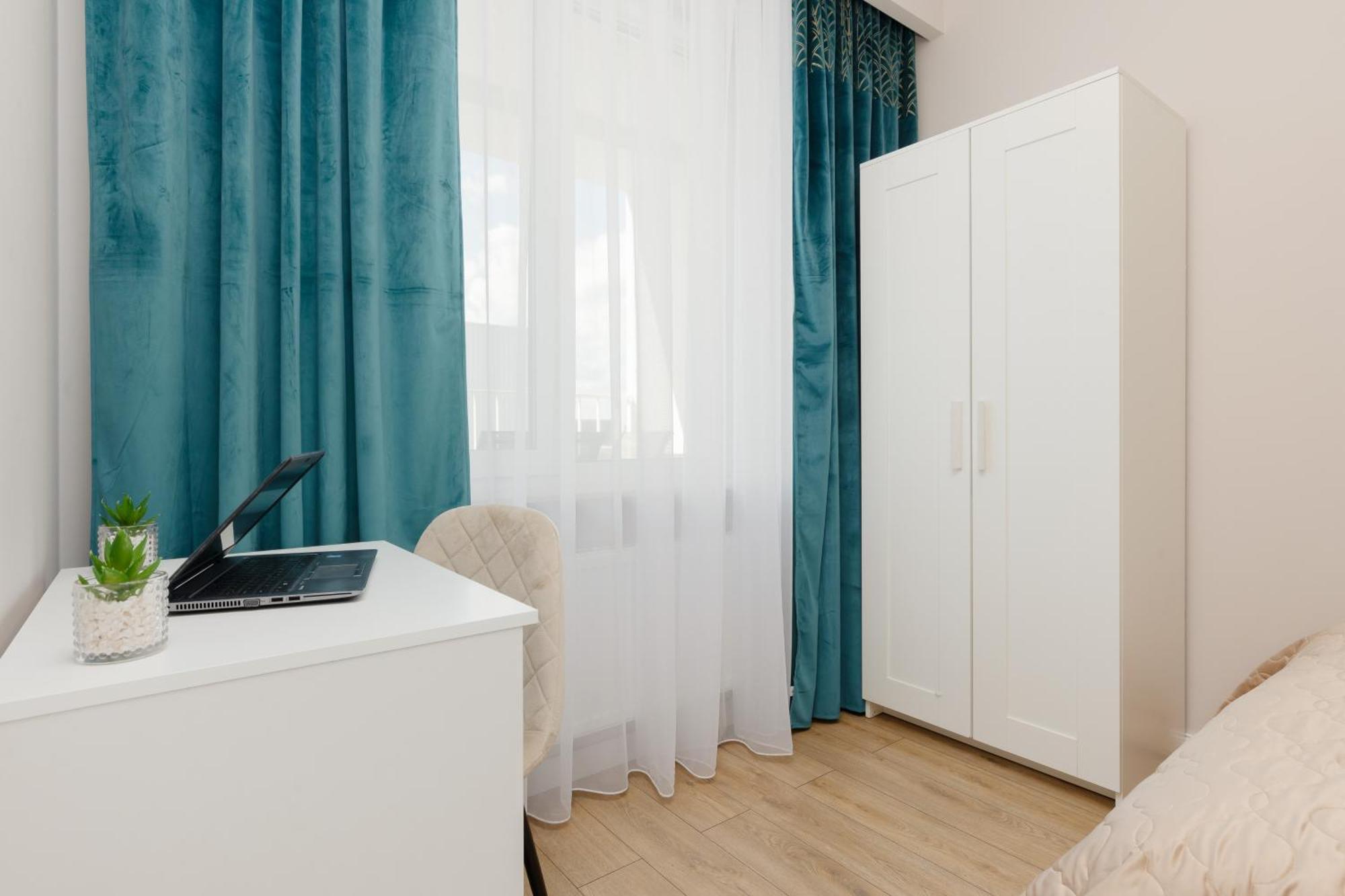 Warsaw Kotsisa Apartments With Parking By Noclegi Renters Exterior photo